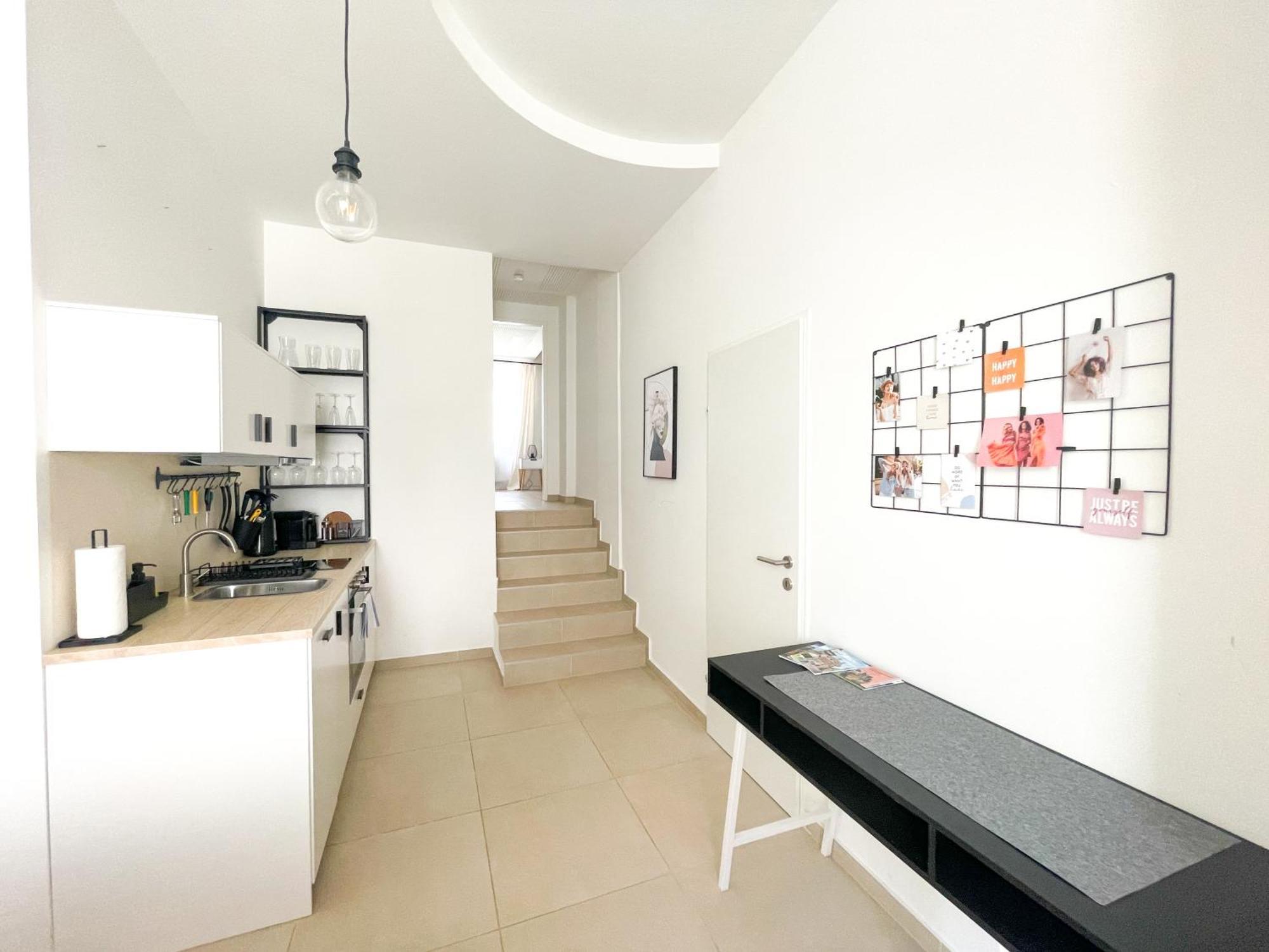 Contactless Self-Check-In - Stayhere Central City Suite 1 Graz Exterior photo